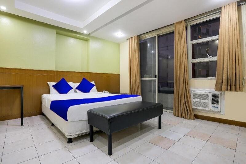 Alley 8 Makati ماكاتي المظهر الخارجي الصورة