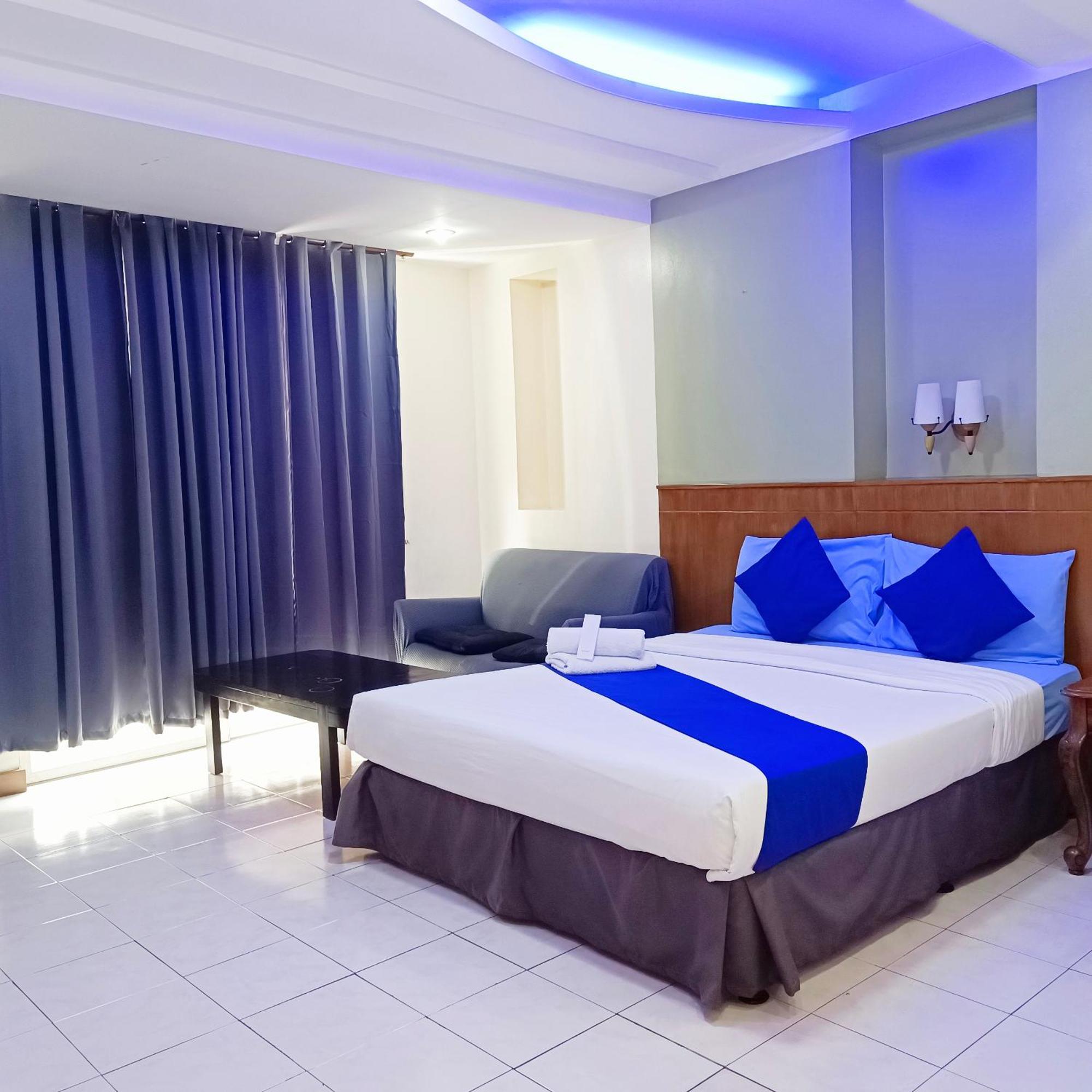 Alley 8 Makati ماكاتي المظهر الخارجي الصورة