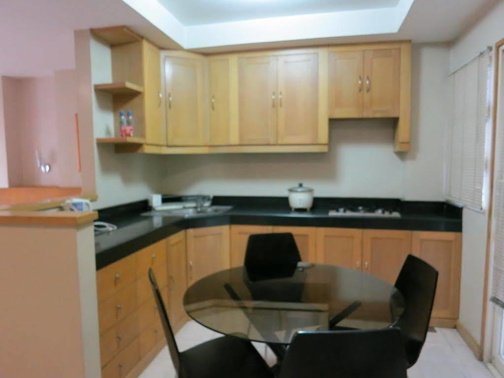 Alley 8 Makati ماكاتي المظهر الخارجي الصورة
