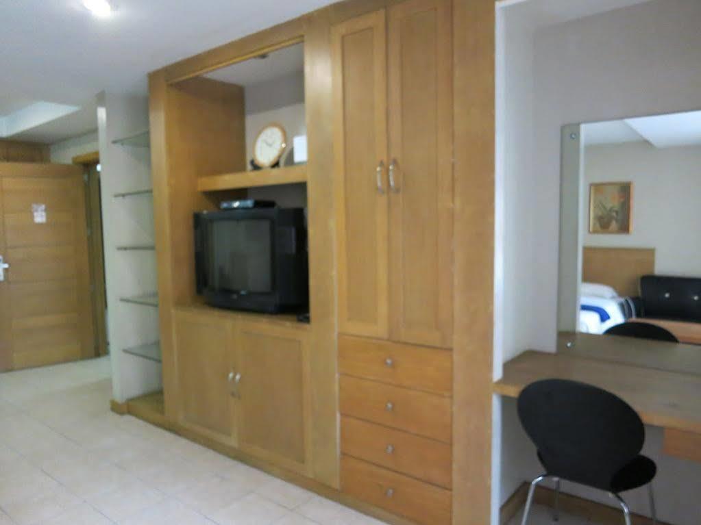 Alley 8 Makati ماكاتي المظهر الخارجي الصورة